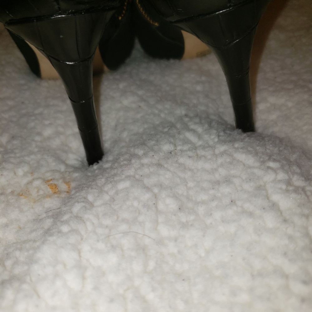 Micheal Kors ankle bootie heels size 7 - Picture 5 of 6